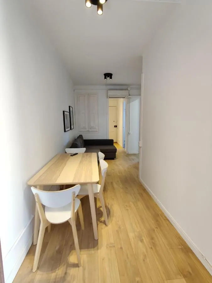 Cozy Apartment In Gracia Barcelona